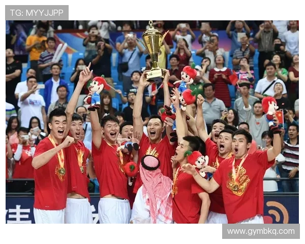 中国男篮奋勇拼搏勇夺亚锦赛冠军 打破14年冠军荒迎来历史性突破 中国男篮奋勇拼搏勇夺亚锦赛冠军 打破14年冠军荒迎来历史性突破