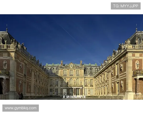 以斯温登俱乐部为核心探讨英国小城足球文化的兴衰与复兴之路 以斯温登俱乐部为核心探讨英国小城足球文化的兴衰与复兴之路