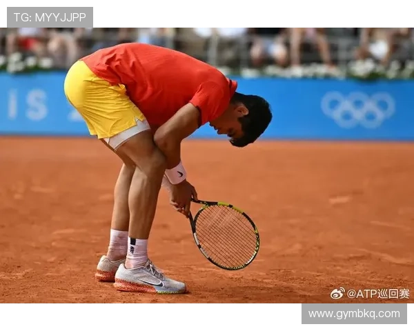 德约科维奇逆转再夺赛季总冠军展现无可撼动的网坛统治力 德约科维奇逆转再夺赛季总冠军展现无可撼动的网坛统治力