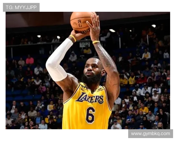 湖人迎关键胜利詹姆斯爆发带队重燃季后赛希望联盟格局生变引发热议