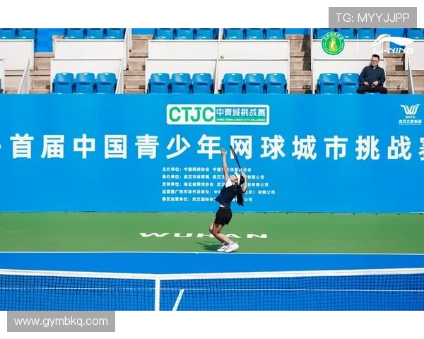 网球赛事火热进行 球员排名激烈变动 新星崛起挑战老将霸主地位 网球赛事火热进行 球员排名激烈变动 新星崛起挑战老将霸主地位